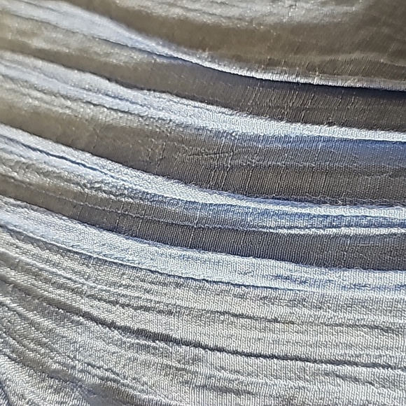 Zac & Rachel blouse size large periwinkle blue. Tab sleeves. - Picture 3 of 9